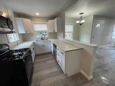 Main picture of 4901 Milwaukee St