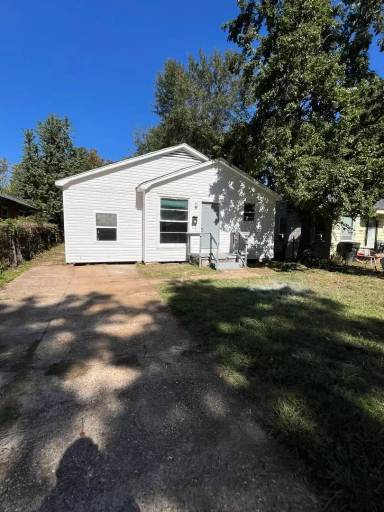 Main picture of 3436 Lillian St