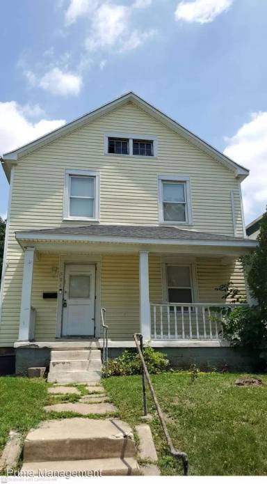 Main picture of 584 Saint Joseph Ave