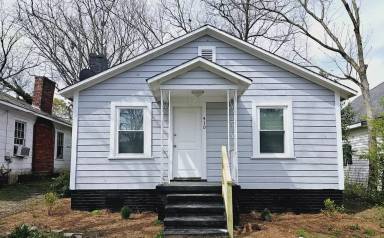 Main picture of 410 Clegg St