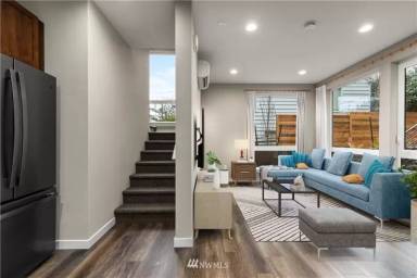 Main picture of 10712 Greenwood Ave N