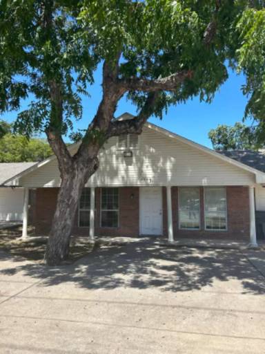 Main picture of 2502 S 3rd St