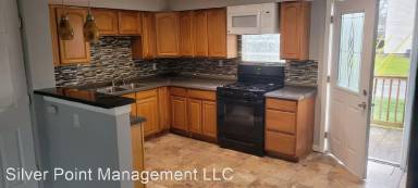 Main picture of 20 Curwood Ct