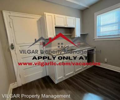 Main picture of 4104 Grand Blvd