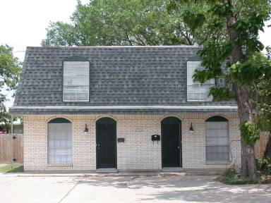 Main picture of 303 Lampe St