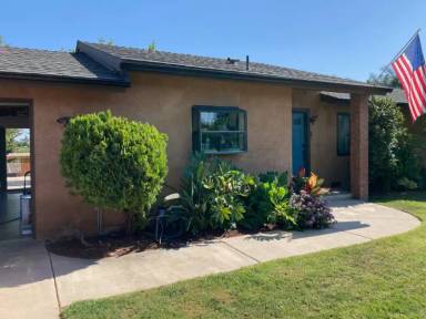 Main picture of 1217 E Alvarado St