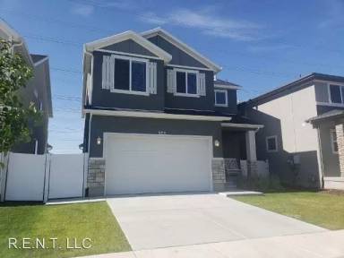 Main picture of 979 W McKenna Rd