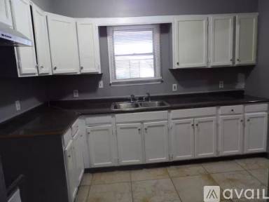 Main picture of 121 Howard St