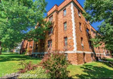 Main picture of 1802 W Genesee St
