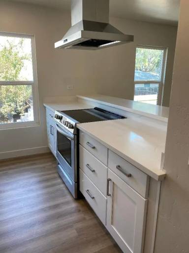 Main picture of 2048 Swazey St