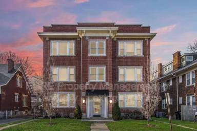 Main picture of 262 Kalmia Ave