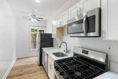 Main picture of 1623 N Mariposa Ave
