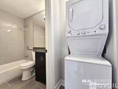 Main picture of 530 W Surf St