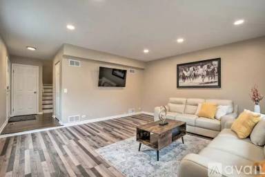 Main picture of 505 E Valley Ln