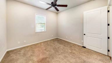 Main picture of 605 Banks St