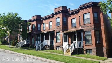 Main picture of 208 N 15th Ave E