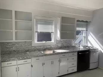 Main picture of 17 Fremont Ave