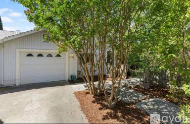 Main picture of 2242 Calaveras Ave