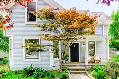 Main picture of 724 SE Miller St