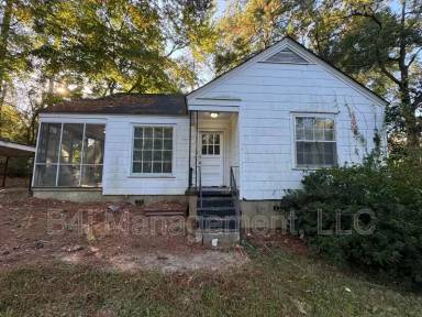 Main picture of 771 Beaumont Cir
