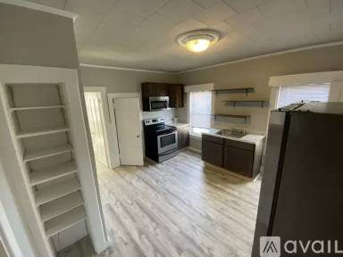 Main picture of 70 Pine St