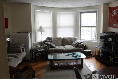 Main picture of 879 Beacon St