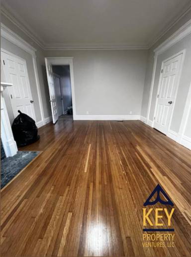 Main picture of 1016 Lake Ave