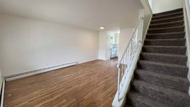 Main picture of 1410 E 16th St