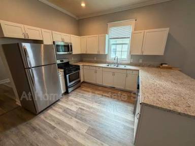Main picture of 626 S New Ave