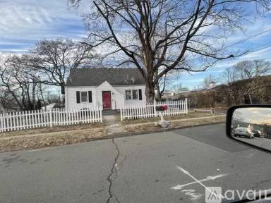Main picture of 71 Rangely St