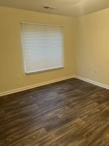 Main picture of 1431 Collegiate Cir
