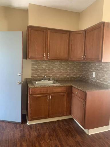 Main picture of 4082 E 67th St