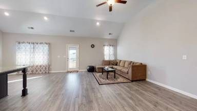 Main picture of 317 Edgefield Ct