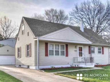 Main picture of 3225 S 44th St