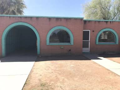 Main picture of 1038 E 35th St