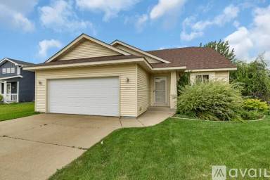Main picture of 443 23rd Ave N