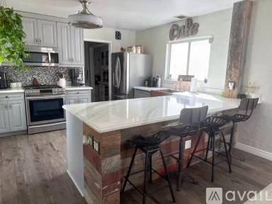 Main picture of 208 Laguna Dr W