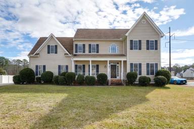 Main picture of 801 Greyshire Dr