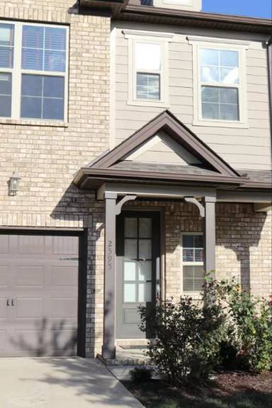 Main picture of 2595 Wellesley Square Dr