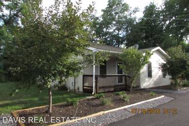 Main picture of 972 E Water St