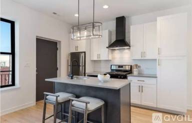 Main picture of 1244 W Huron St