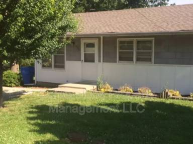 Main picture of 627-629 E 8th St