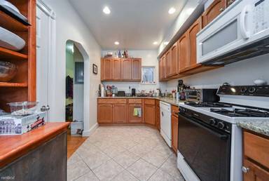 Main picture of 9 Regent Cir