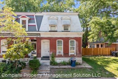 Main picture of 4245 Iowa Ave