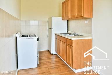 Main picture of 2712 N Milwaukee Ave