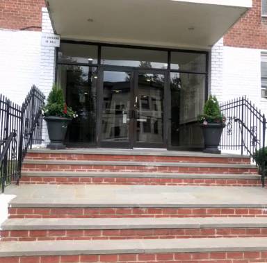 Main picture of 440 Warburton Ave