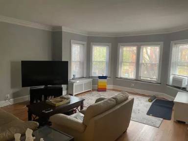 Main picture of 245 S Maple Ave