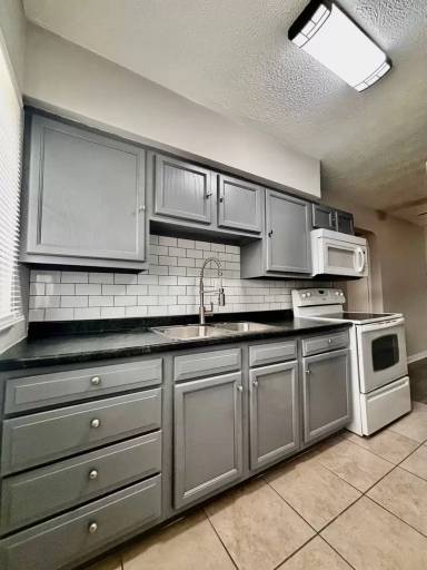 Main picture of 523 Hadley Ave