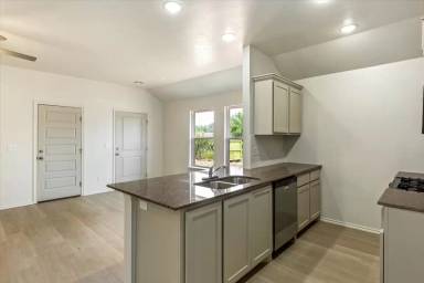 Main picture of 1312 SW New York Ave