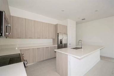 Main picture of 12290 SW 44th Ct